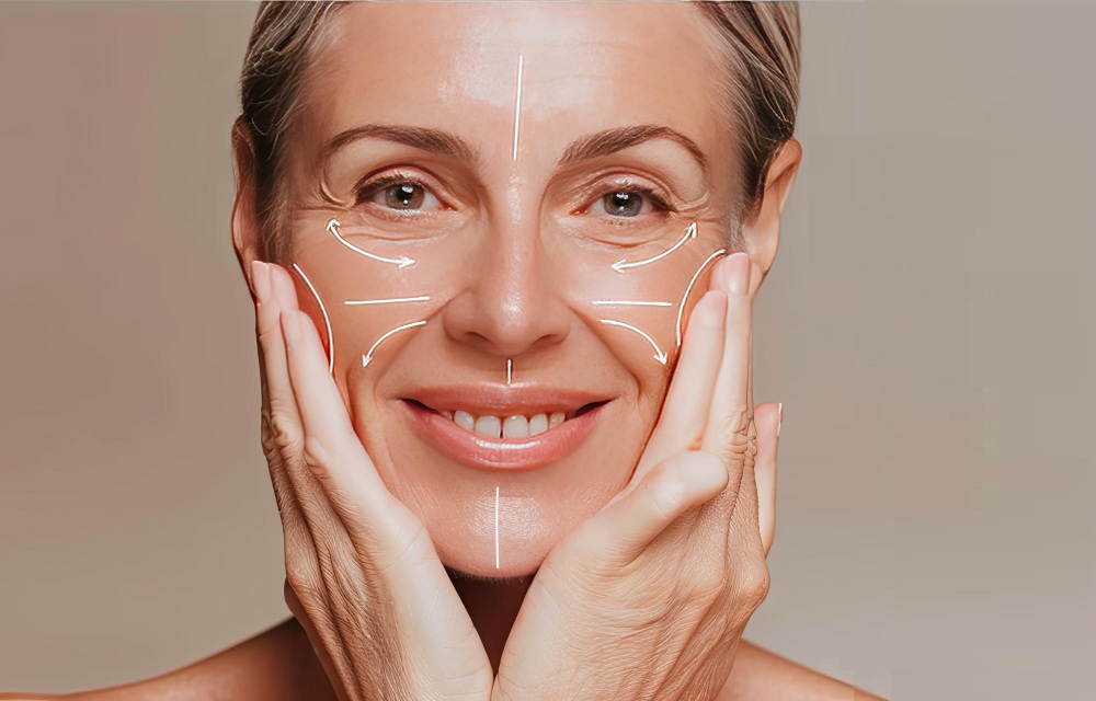 Access Bars Energetic Facelift Paní s rukama na tvářích